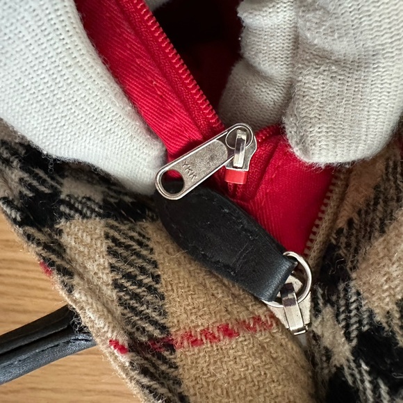 Burberry's Handbag - Picture 11 of 15
